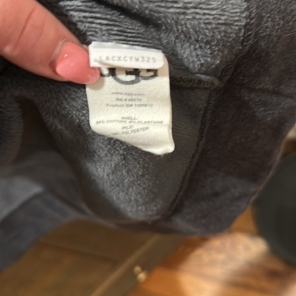 UGG Robe - Picture 6 of 7